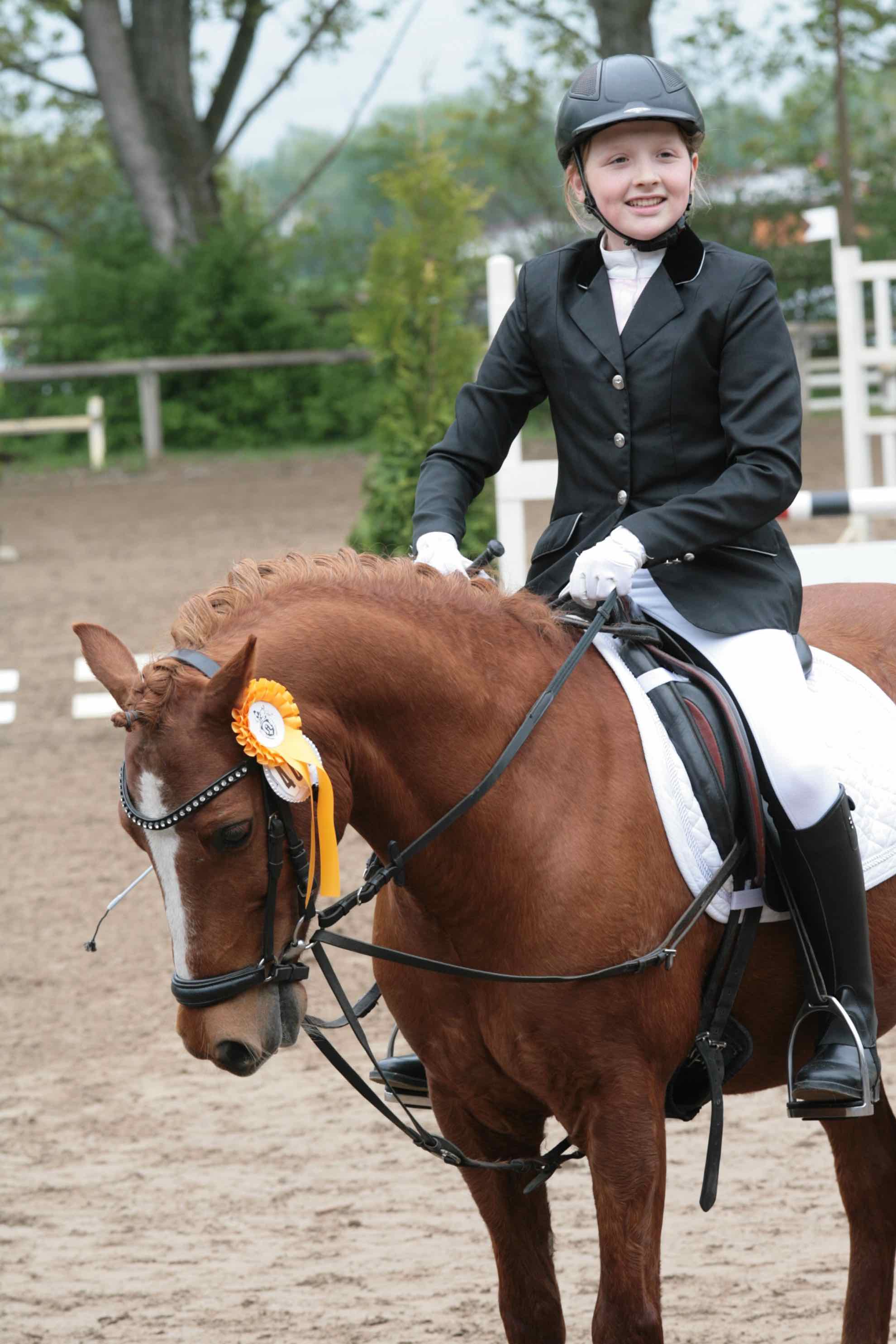 Prüfung 28/1 Reiterwettbewerb für Ponys - 1. Platz - Hannah Schmitt auf Pedro 961 - PSG Birkenbusch Ober-Modau e.V.